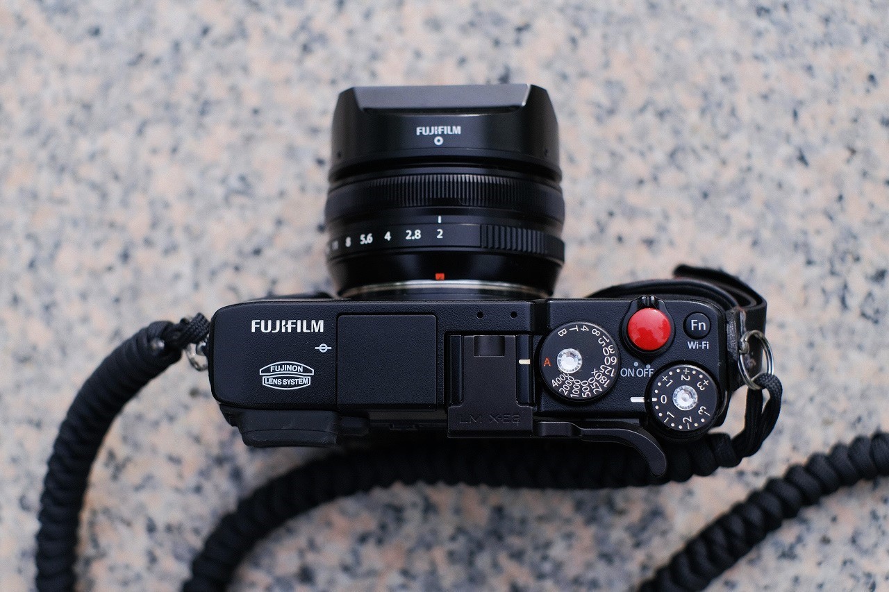 12年目の現役選手・FUJIFILM X-E2” – – フジとライカとラジオミールの